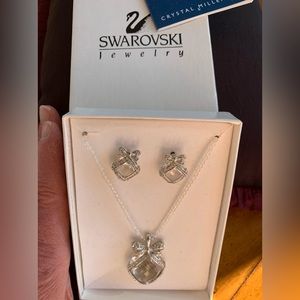 Swarovski Crystal 2000 millennium necklace & earring set